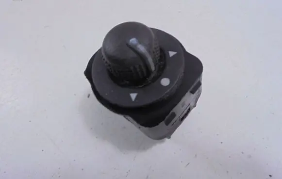 Fiat Fiorino Wing mirror switch B569