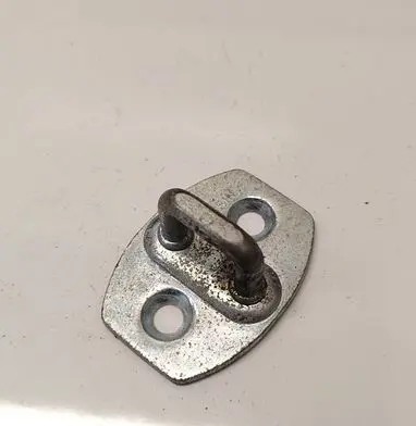 Toyota Avensis T270 Front door lock loop/hook striker