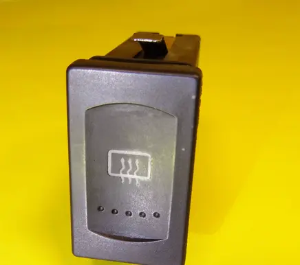 Volkswagen PASSAT B5 Windscreen/window heater switch 3B0959621E