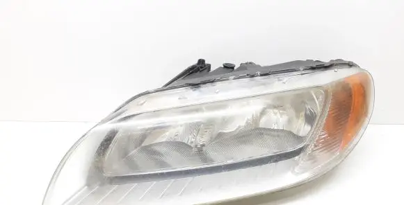 Volvo V70 Headlight/headlamp 31214353
