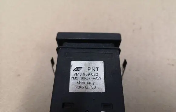 Volkswagen Sharan Windscreen/window heater switch 7M3959622 YM2118K574AAW