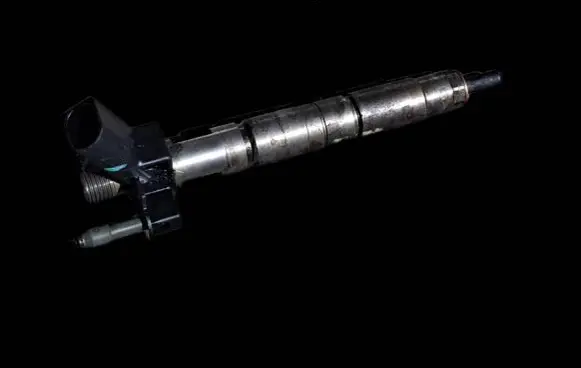 BMW 5 E60 E61 Fuel injector 7797877