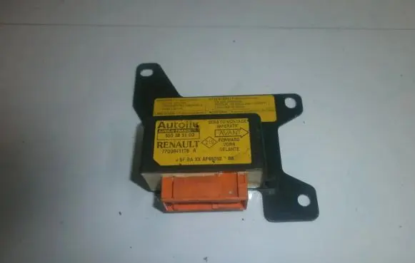 Renault Megane I Airbag deployment crash/impact sensor 7700841176a 550383100