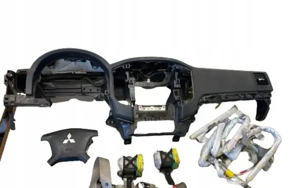 Mitsubishi Pajero Airbag set with panel 