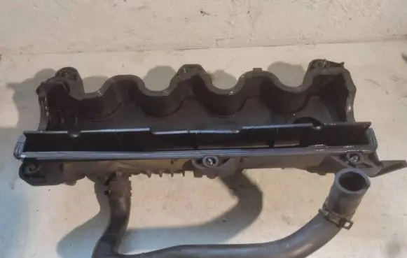 Opel Vectra C Rocker cam cover 55197017