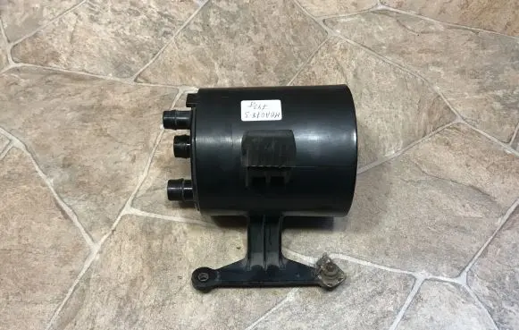 BMW Z4 E89 Active carbon filter fuel vapour canister 6764046