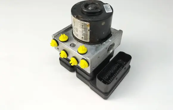 Toyota Yaris ABS Pump 445100D031 06210207464 06210907463