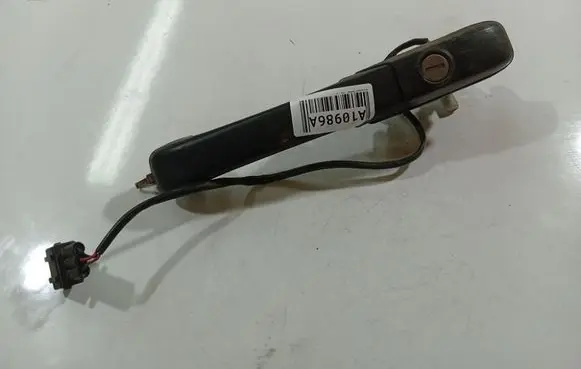 Volkswagen PASSAT B4 Front door exterior handle 357837223A