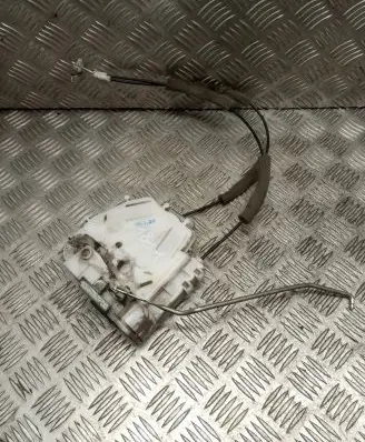 Honda FR-V Front door lock