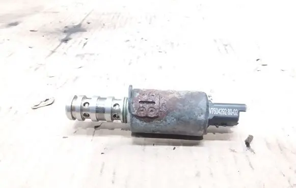 Peugeot 308 Camshaft vanos timing valve 760429280