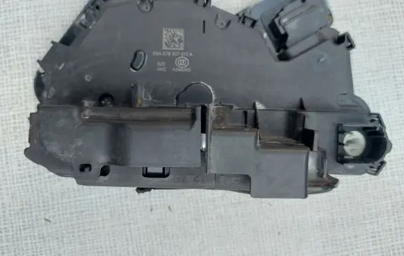 Volkswagen Caddy Front door lock 5TB837015A