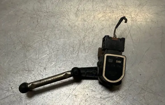 BMW X5 E70 Air suspension front height level sensor 6778814