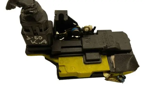 Volvo S60 Rear door lock 8626967