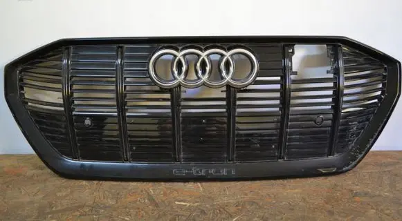 Audi e-tron Front bumper upper radiator grill 4KE853651
