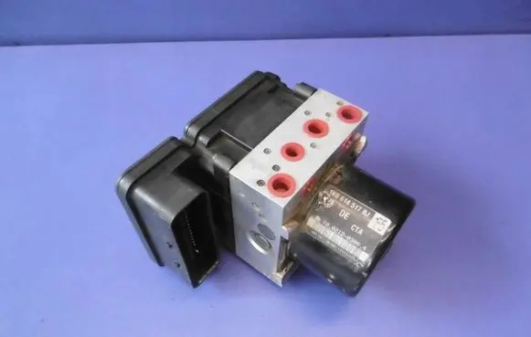 Volkswagen Golf VI ABS Pump 1K0907379AN 1K0614517BJ 10096103143