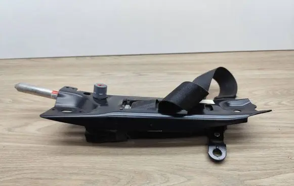 Volvo XC70 Front seatbelt 6041213RHC