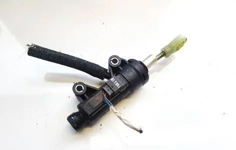 BMW X1 E84 Clutch master cylinder 21526773670