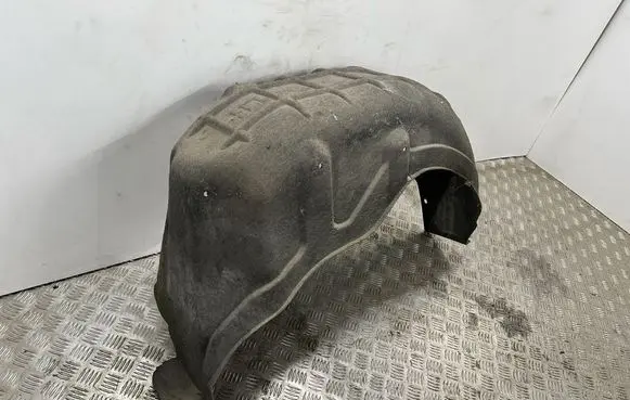 Rear arch fender liner splash guards