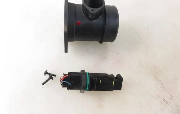 Nissan Primera Mass air flow meter 02581002207 F00C2G2033