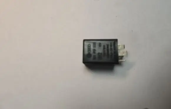 Volkswagen Transporter - Caravelle T4 Other relay 161919533
