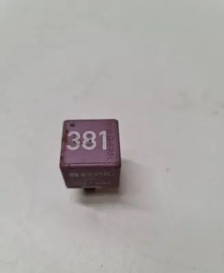 Volkswagen PASSAT B5 Other relay 431951253G