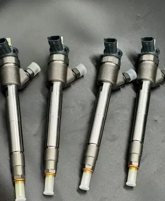 Peugeot 3008 II Fuel injectors set 0445110252