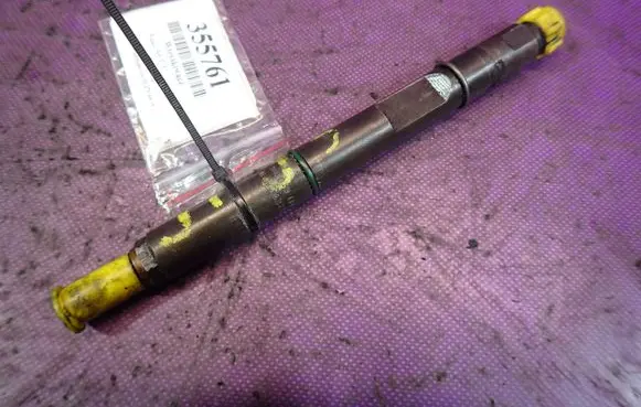 Audi A6 S6 C5 4B Fuel injector 059130201E