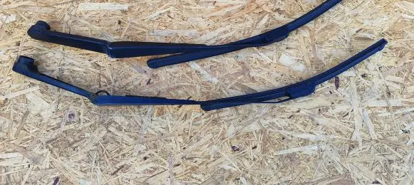 Subaru Forester SH Front wiper blade arm