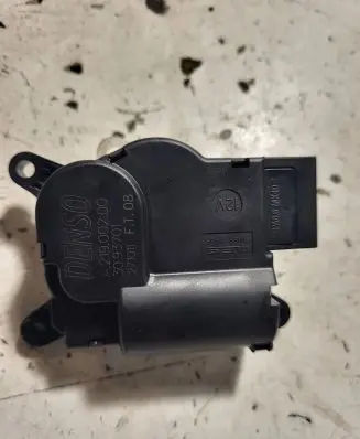Peugeot Partner Air flap motor/actuator A21900200 271011 3093701
