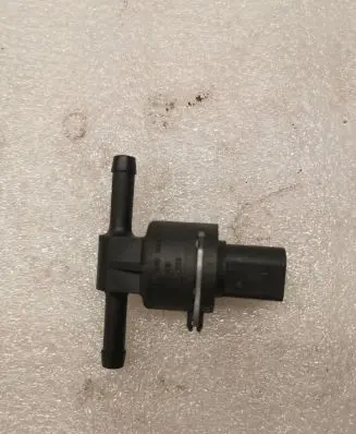 Audi A8 S8 D2 4D Fuel temperature sensor 038906081a