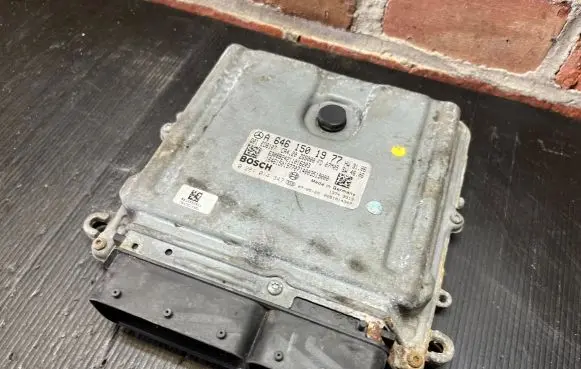 Mercedes-Benz Sprinter W906 Engine control unit/module ECU A6461501977 0281014347