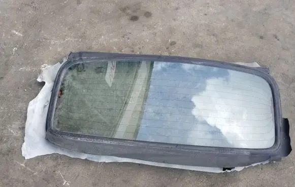 Opel Astra F Rear windscreen/windshield window 