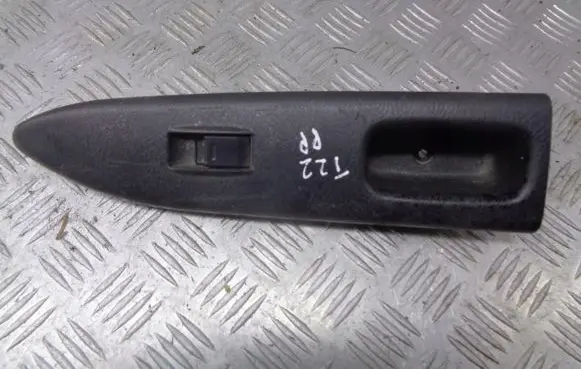 Toyota Avensis T220 Quarter vent window switch 