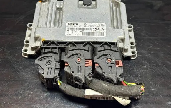 Peugeot 308 Engine control unit/module 0261201863 9666235880 9663193780