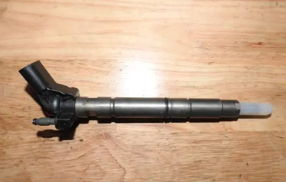 Audi A6 S6 C7 4G Fuel injector 0445117029
