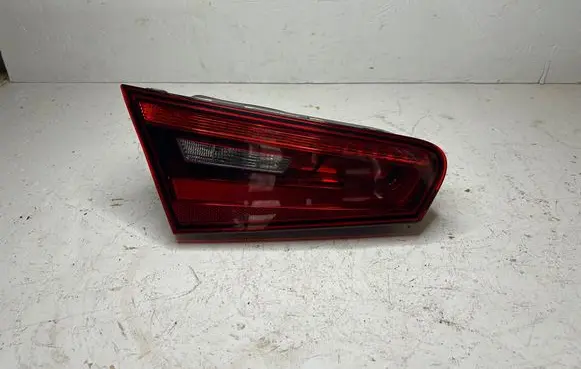 Audi A3 S3 8V Tailgate rear/tail lights 8V3945093B