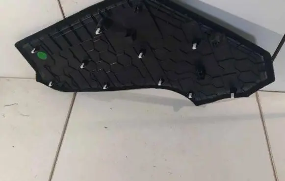 Tesla Model Y Centre console side trim front 149306200e 164151 149306200