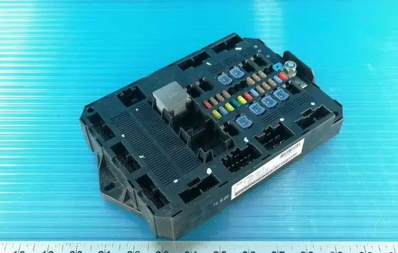 Jaguar XF Fuse module 8X2T14B476AD 7340955430 8X2T14C256AD0805140317