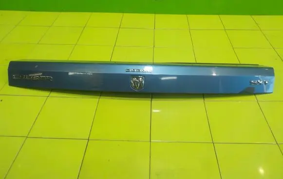 Dodge Caliber Rear light center trim bar blend 070091020420