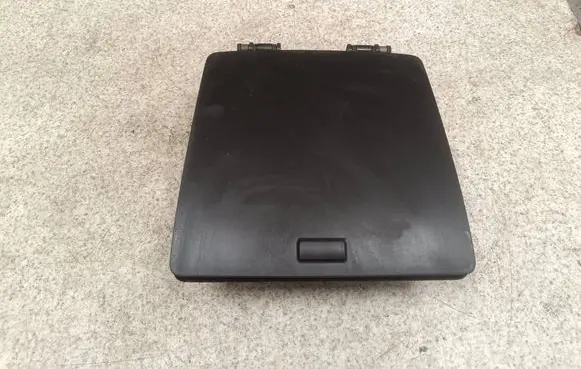 Volkswagen Touran II Front trunk storage compartment 1T2857921E