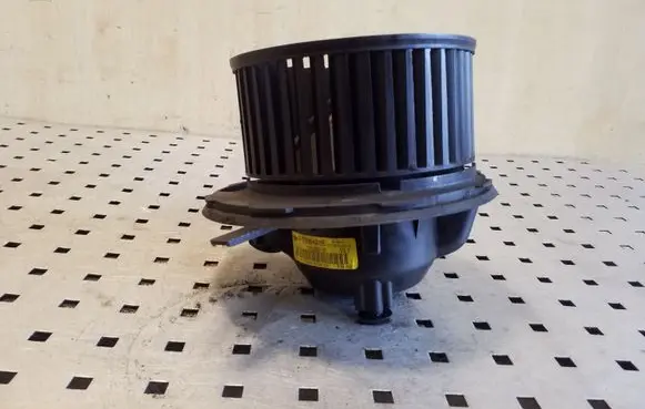 Volkswagen Scirocco Heater fan/blower 1K2820015F F995428E