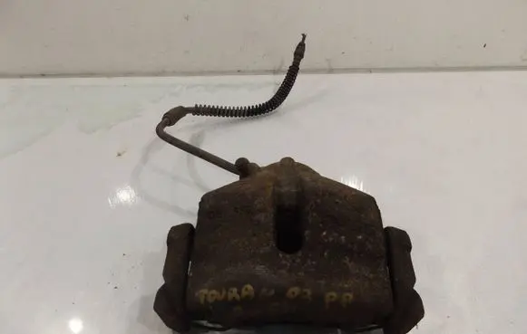 Volkswagen Cross Touran I Front brake caliper