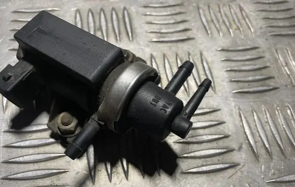 Volkswagen Golf IV Turbo solenoid valve 1H0906627 72190320 001281
