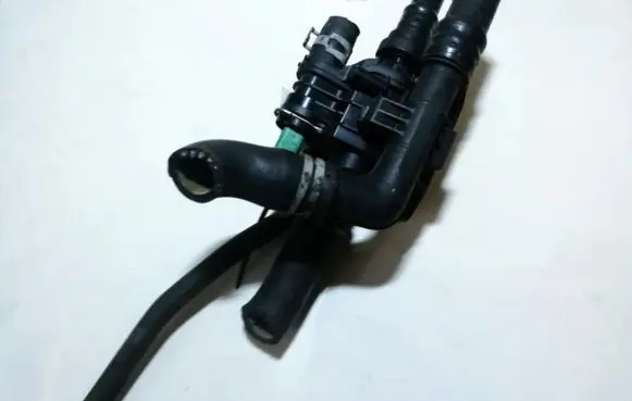 Ford Focus Engine coolant pipe/hose 9647768980
