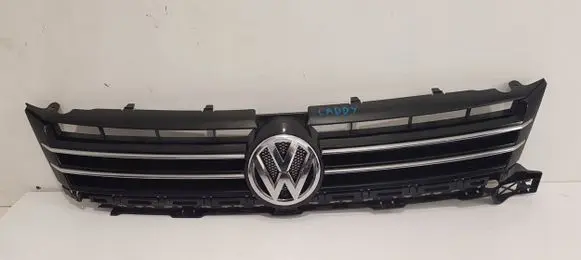 Volkswagen Touran II Front grill