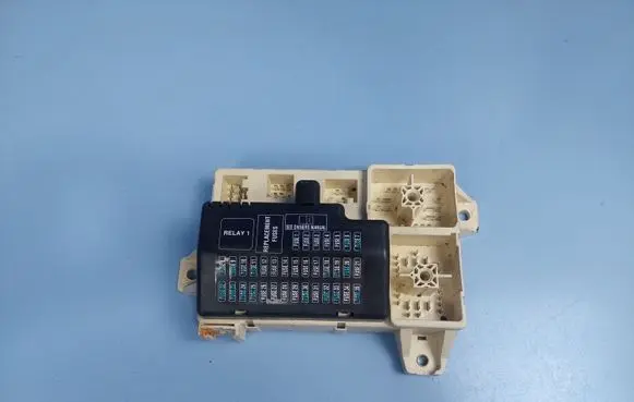 Jaguar S-Type Fuse module 4R8T14A067AB
