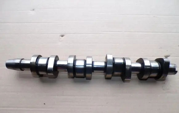 Volkswagen Touran III Camshaft 1364A