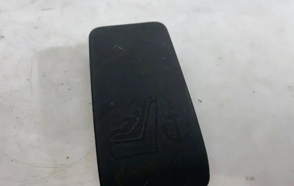 Audi A8 S8 D3 4E ISOFIX cover 4E0887301E