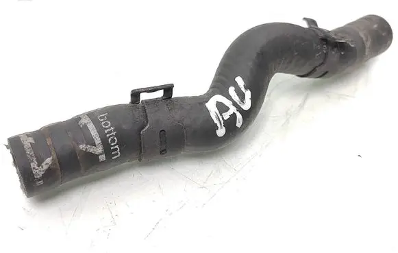 Volkswagen PASSAT B8 Engine coolant pipe/hose