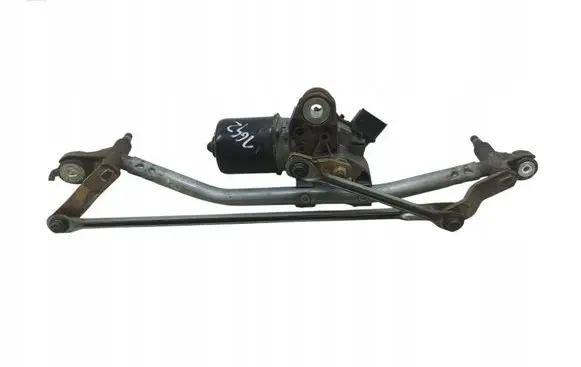 Front wiper linkage and motor